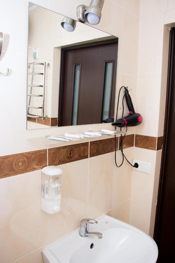 Faraon Hotel ايفانو - فرانكيفسك المظهر الخارجي الصورة