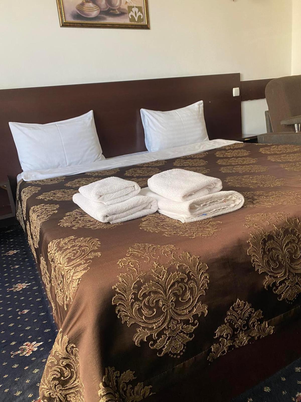 Faraon Hotel ايفانو - فرانكيفسك المظهر الخارجي الصورة
